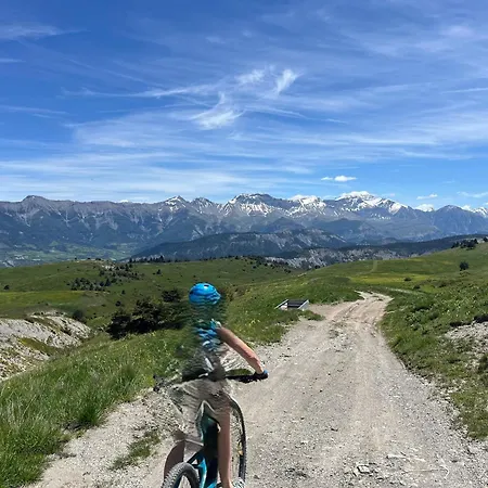 Appartement Duplex Spacieux Et Frais Avec Vue Sur Montagnes *