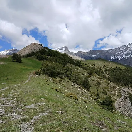 Duplex Spacieux Et Frais Avec Vue Sur Montagnes * Seyne