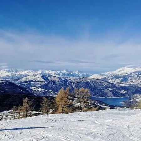 Duplex Spacieux Et Frais Avec Vue Sur Montagnes Seyne