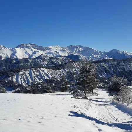 Duplex Spacieux Et Frais Avec Vue Sur Montagnes Appartement *